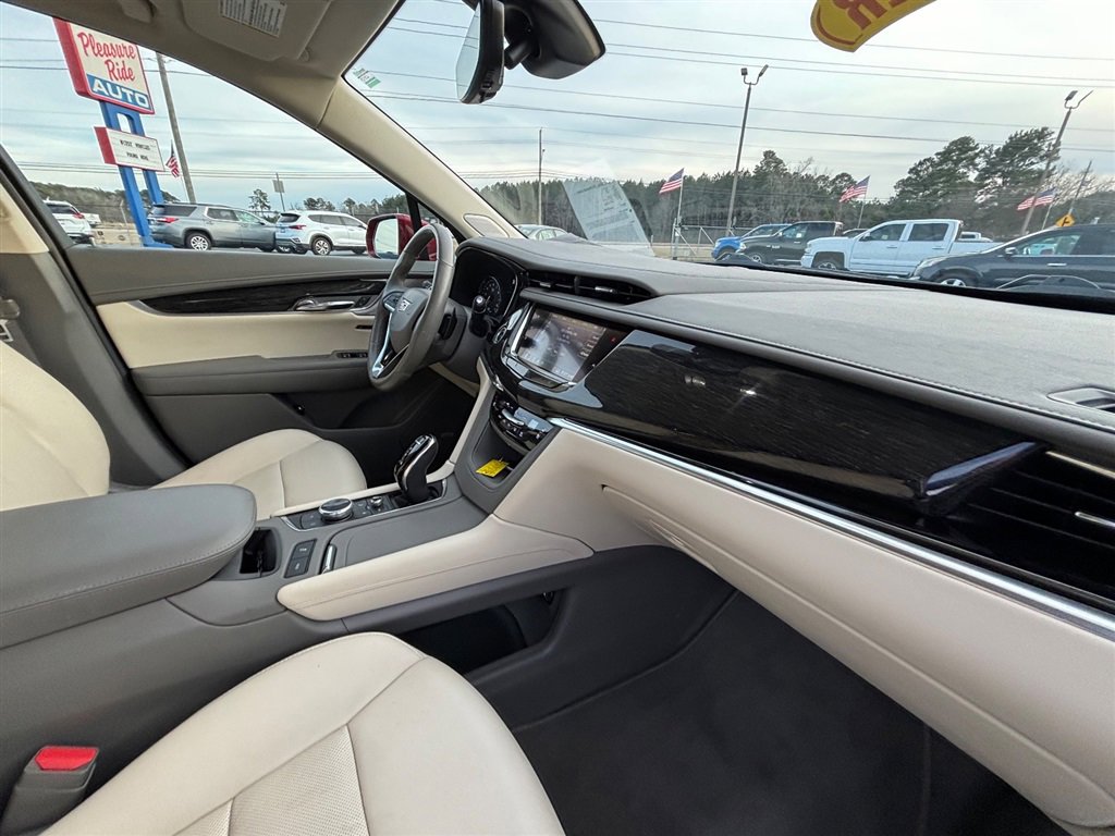 Used 2020 Cadillac XT6 Premium Luxury image 36
