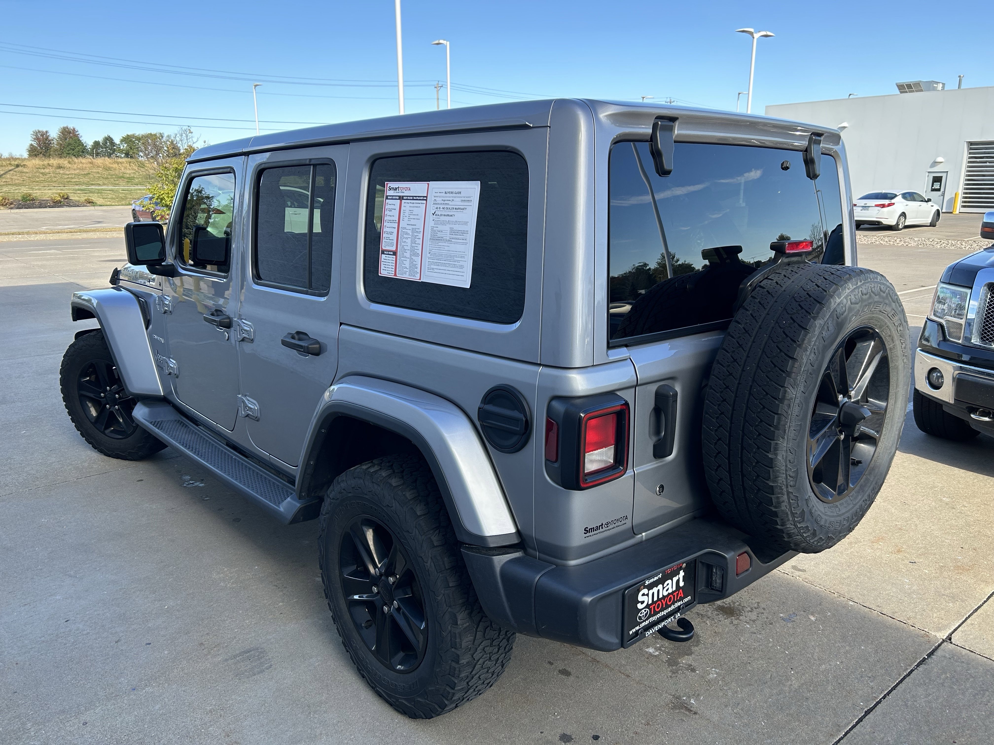Used 2019 Jeep Wrangler Unlimited Sahara w/ Uconnect 4C Nav & Sound Group image 4