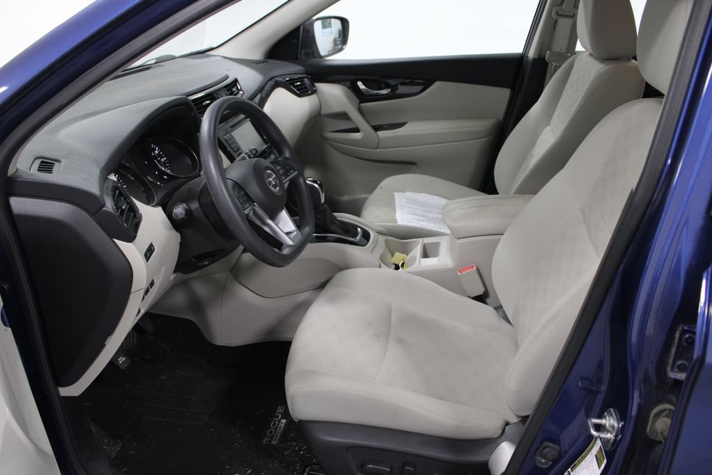 Used 2020 Nissan Rogue Sport SV FWD image 16