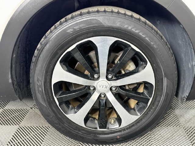 Used 2017 Kia Sorento EX FWD image 29