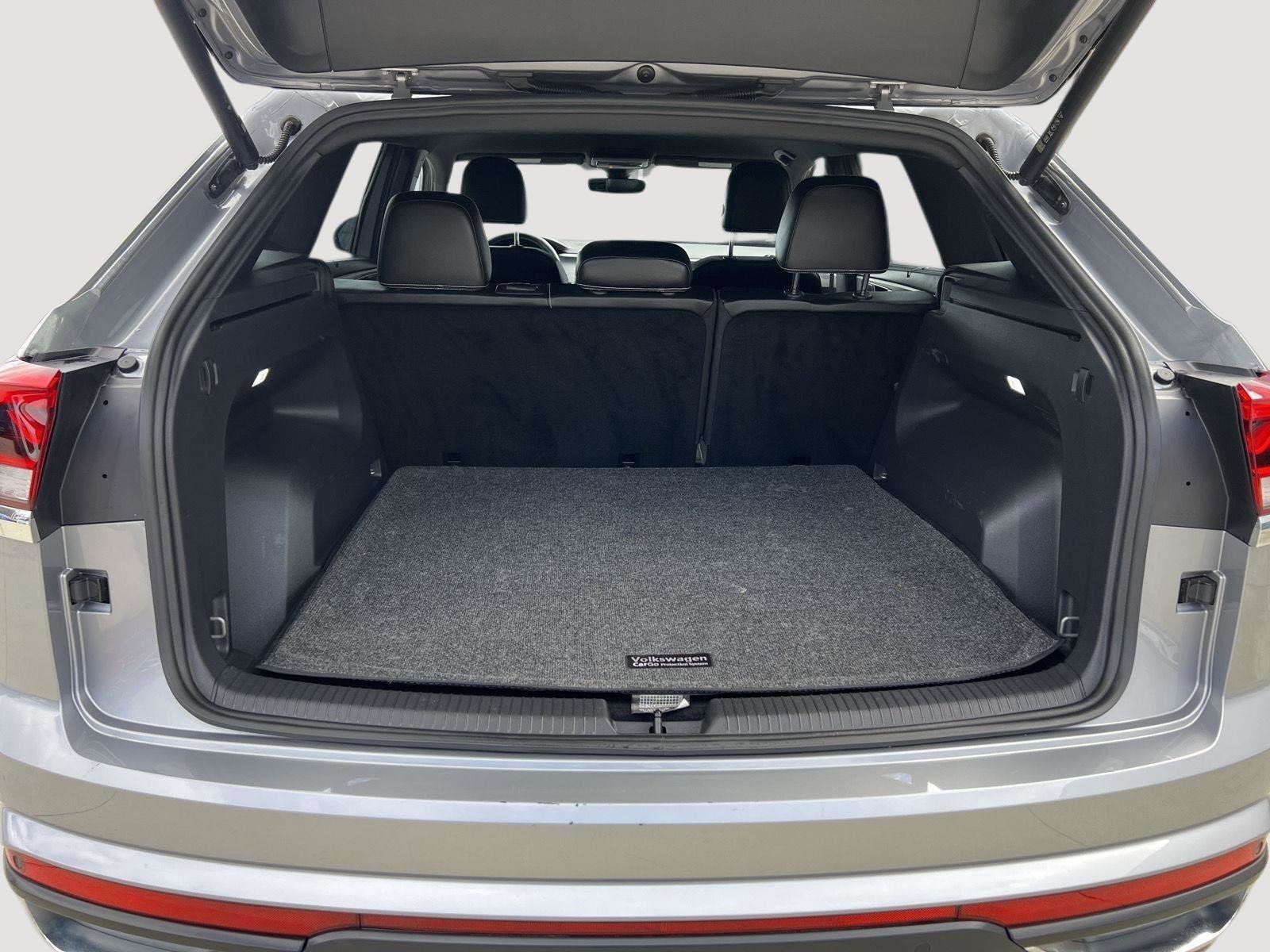 Used 2024 Volkswagen Atlas Cross Sport SE image 22