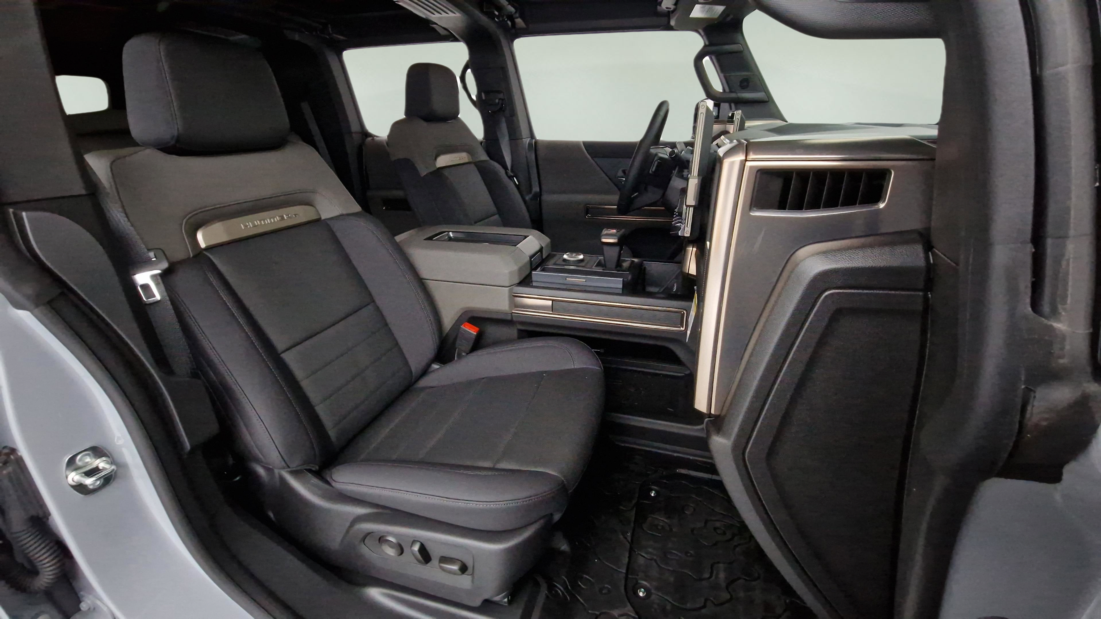 New 2025 GMC Hummer EV 3X w/ LPO, Dark Essentials Package AWD/4WD image 14