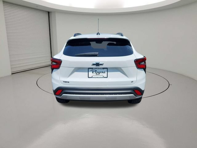 New 2026 Chevrolet Trax LT w/ Sunroof Package FWD image 6