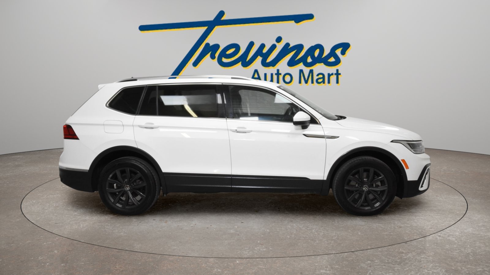 Used 2024 Volkswagen Tiguan SE FWD image 5