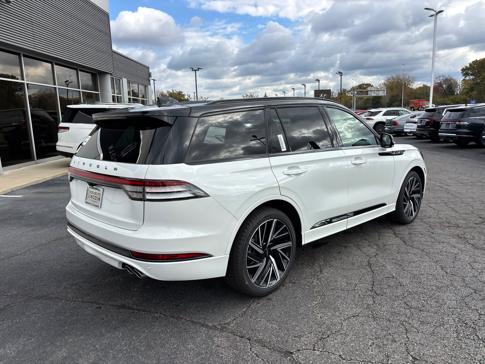 New 2026 Lincoln Aviator Black Label w/ Black Label Special Edition image 7