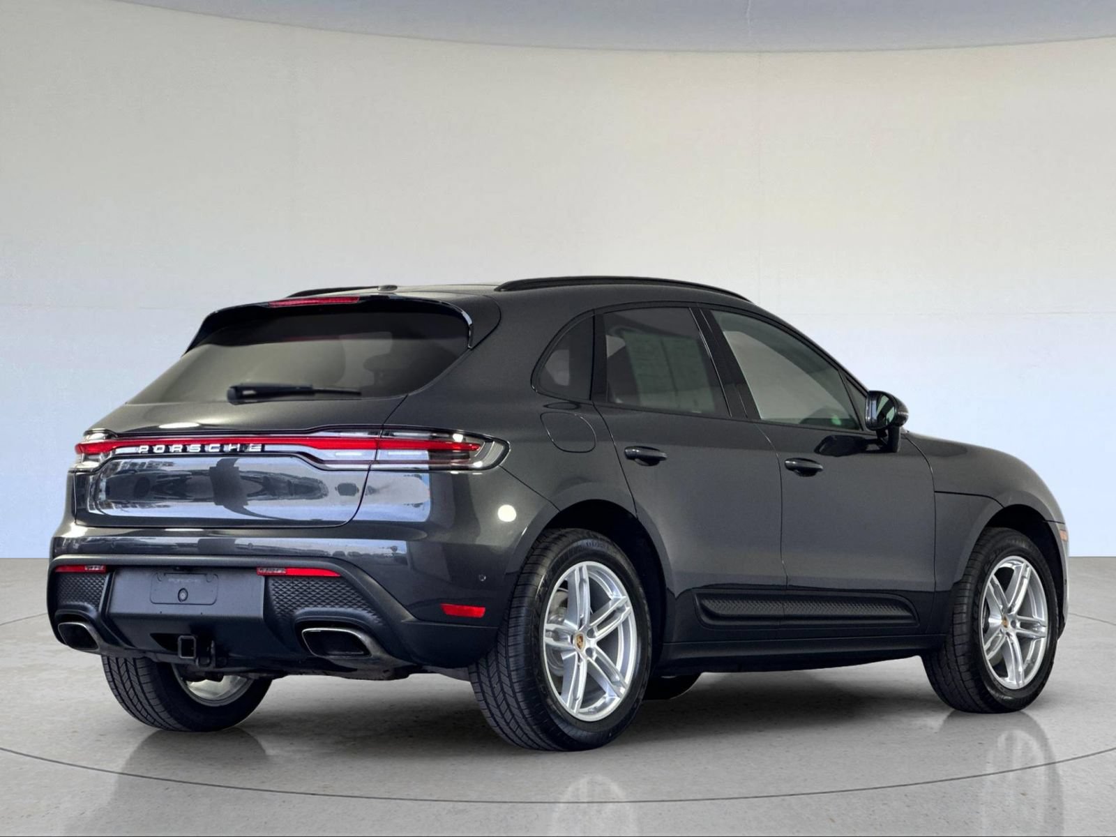 Certified 2023 Porsche Macan AWD/4WD image 8