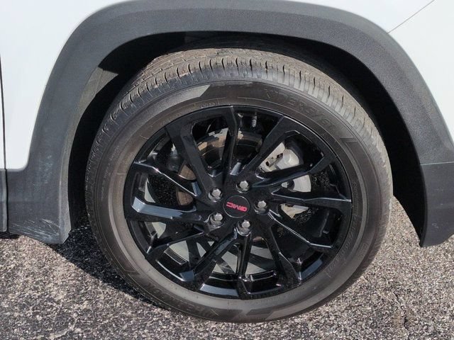 Used 2024 GMC Terrain SLT w/ Tech Package FWD image 10