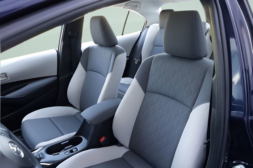 Used 2024 Toyota Corolla LE FWD image 19