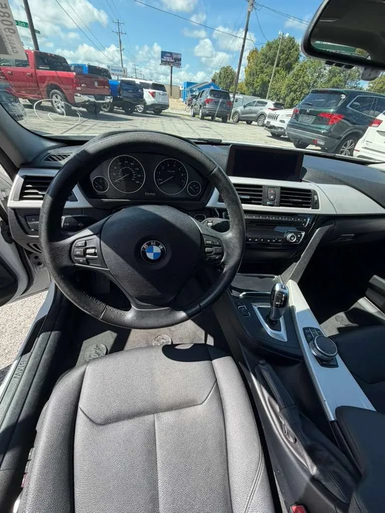 Used 2018 BMW 320i xDrive Sedan w/ Convenience Package AWD/4WD image 10