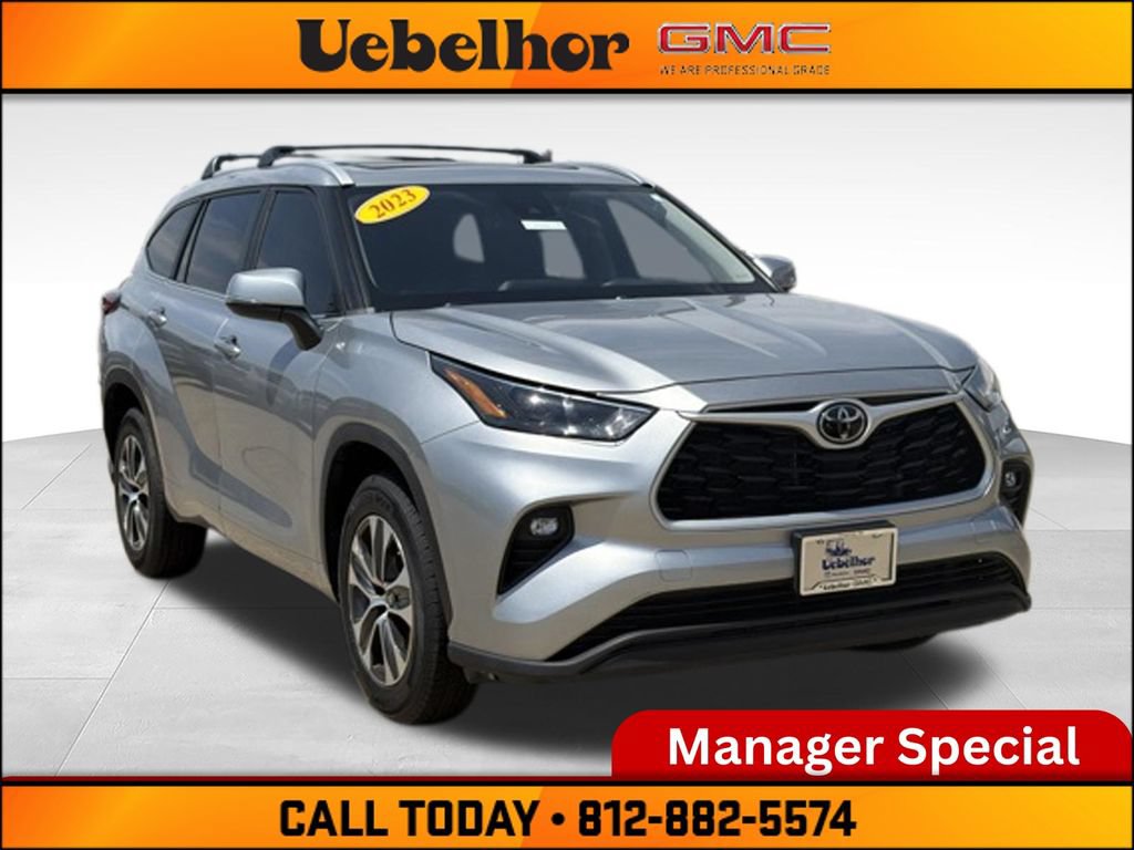 Used 2023 Toyota Highlander XLE