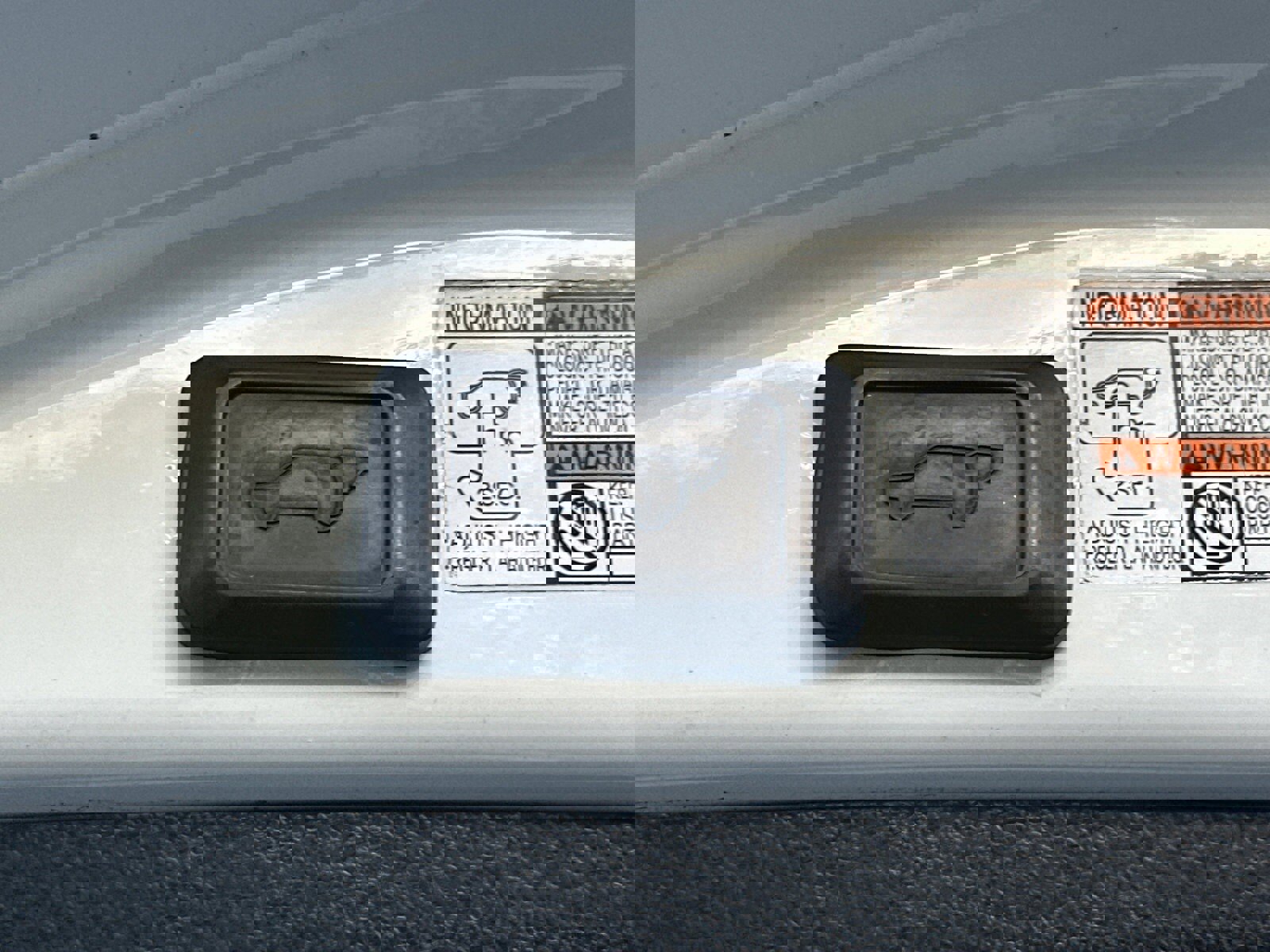 Used 2018 Toyota RAV4 XLE image 19