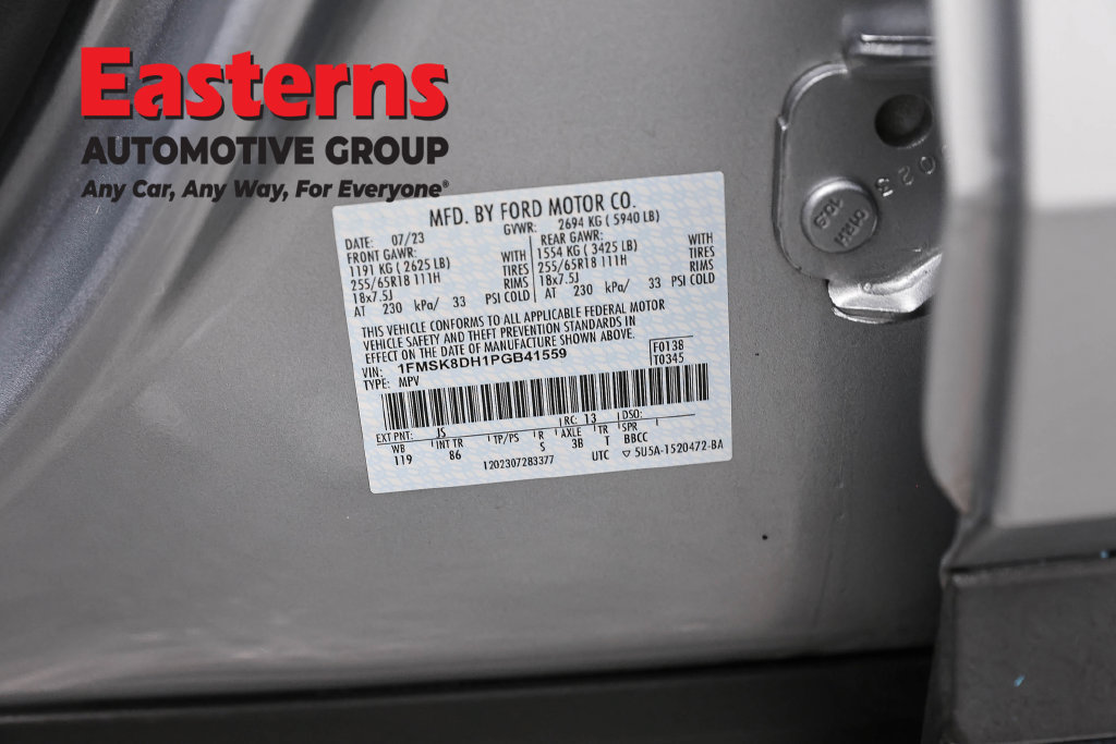 Used 2023 Ford Explorer XLT AWD/4WD image 37