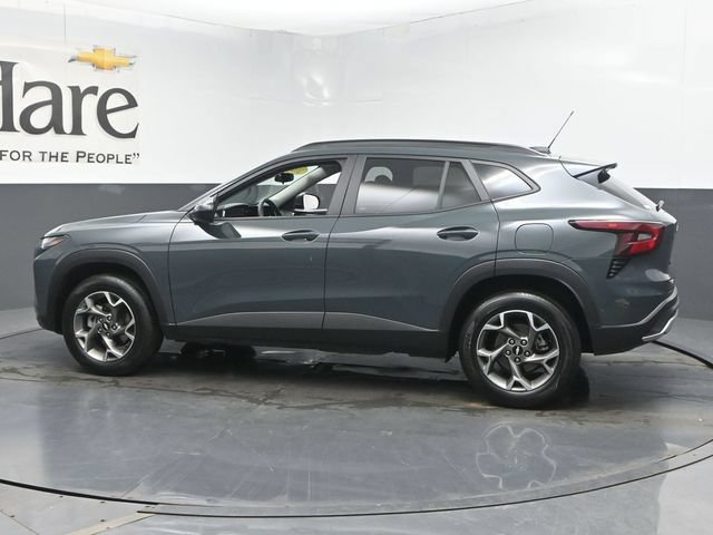 Used 2025 Chevrolet Trax LT FWD image 53