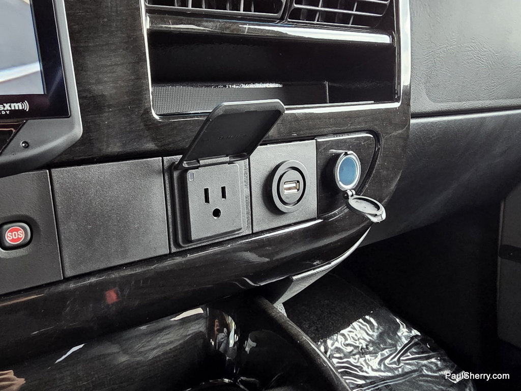 Used 2023 Chevrolet Express 2500 RWD image 57