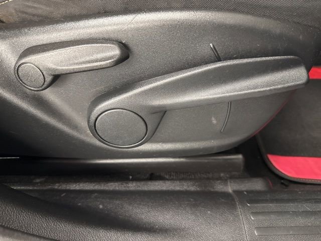 Used 2015 Jeep Cherokee Sport image 31