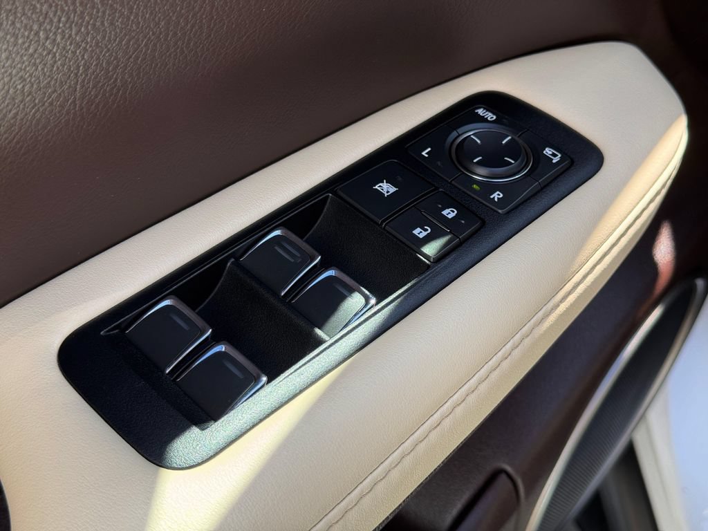 Used 2017 Lexus RX 450h AWD image 11