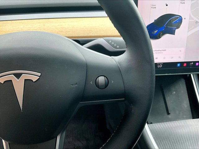 Used 2020 Tesla Model 3 Standard Range Plus image 18