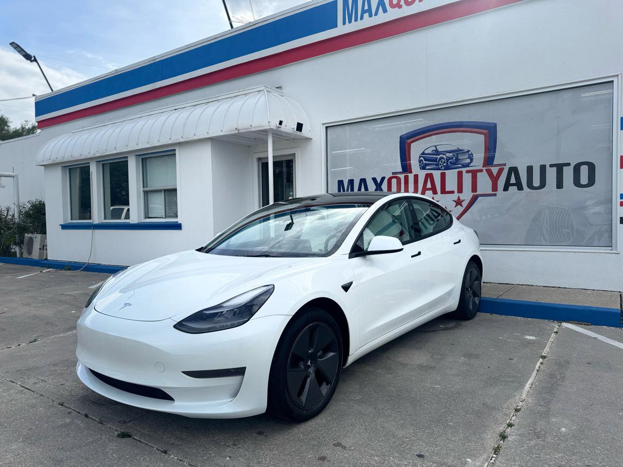 Used 2023 Tesla Model 3 Standard Range RWD image 14