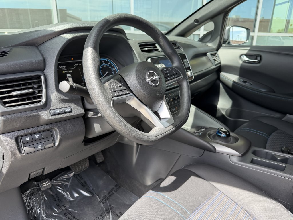 Used 2025 Nissan Leaf S FWD image 28