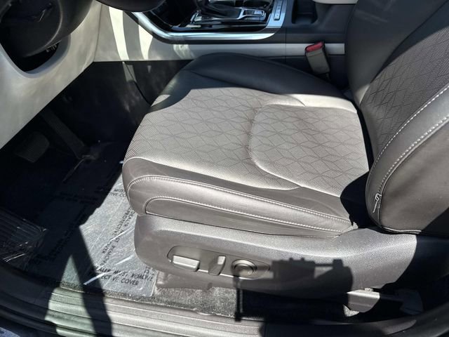 Used 2024 Kia Carnival EX FWD image 15