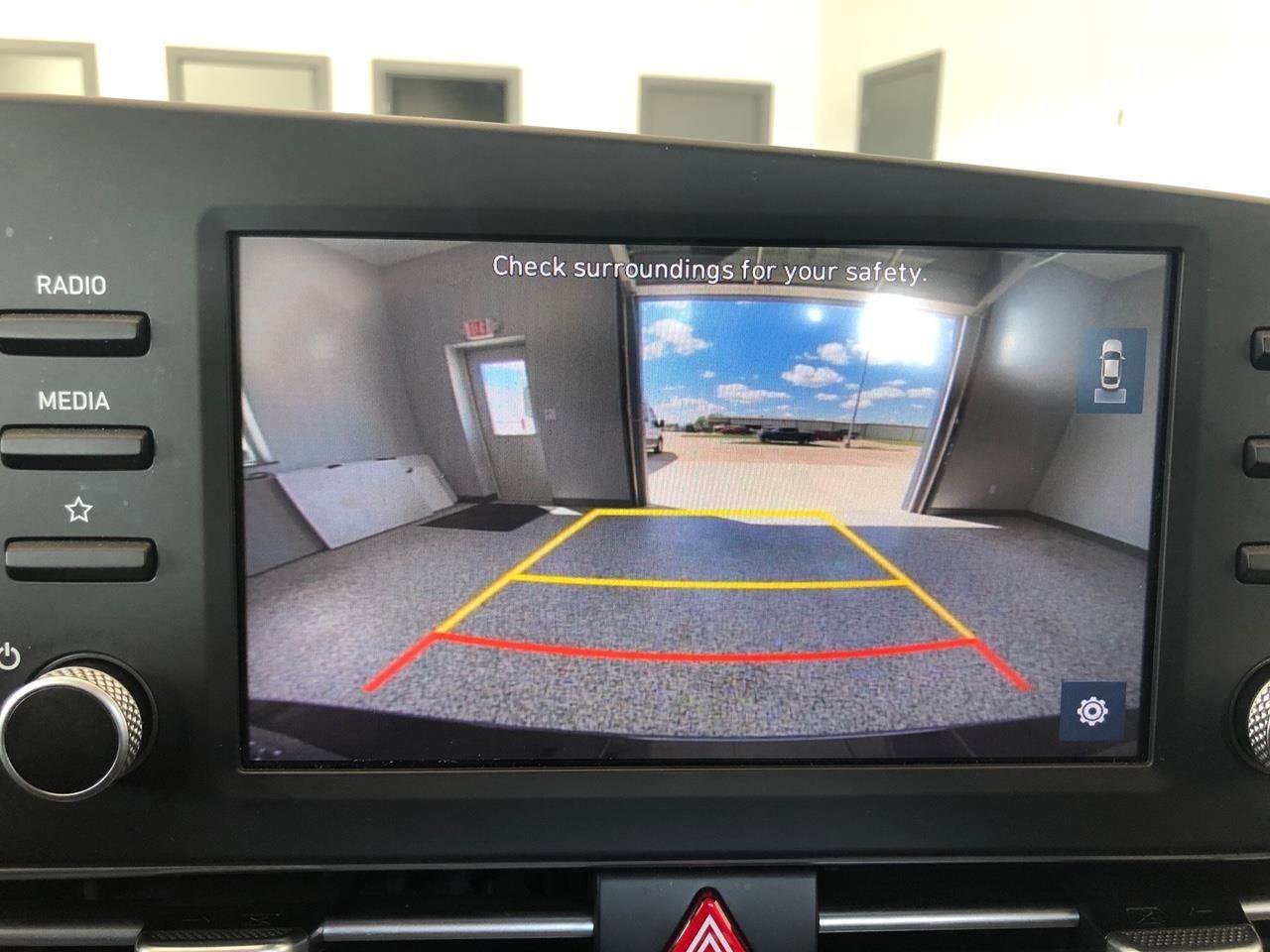 Used 2021 Hyundai Elantra SEL FWD image 16