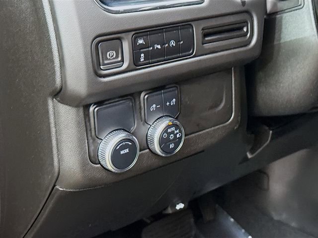 Used 2023 GMC Yukon SLE w/ Gmc Pro Safety Plus Package image 12