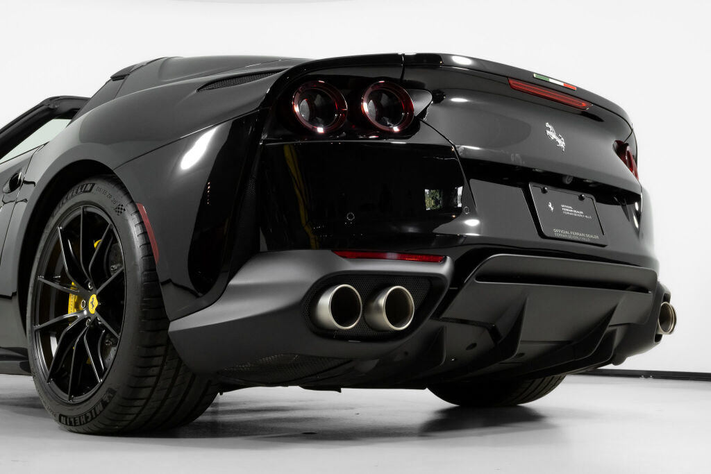 Used 2023 Ferrari 812 GTS image 19