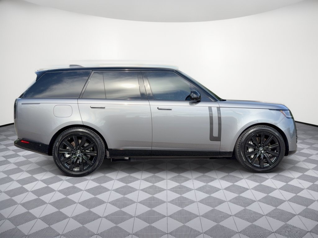 Used 2025 Land Rover Range Rover SE AWD/4WD image 8