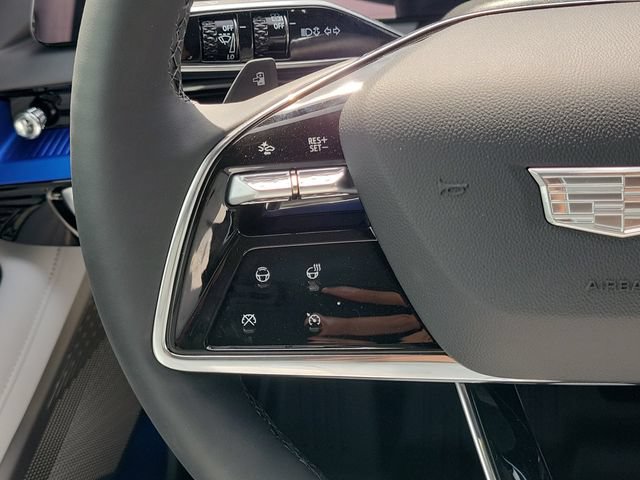 New 2027 Cadillac Optiq Premium Luxury w/ LPO, Floor Liner Package AWD/4WD image 11