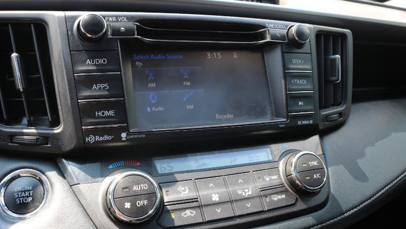 Used 2018 Toyota RAV4 XLE FWD image 13