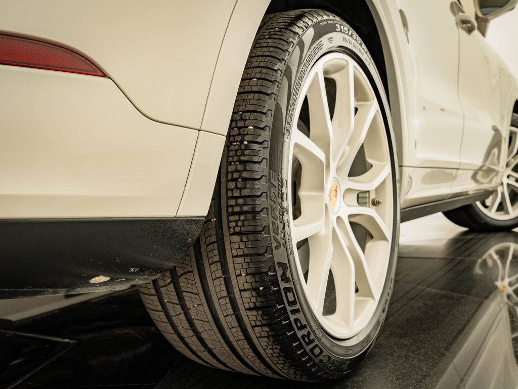 Certified 2021 Porsche Cayenne Turbo AWD/4WD image 62