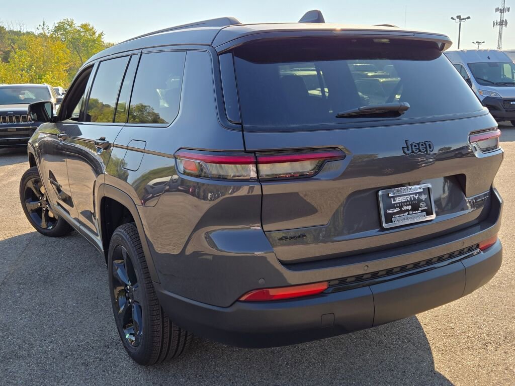 New 2025 Jeep Grand Cherokee L Limited w/ Luxury Tech Group II image 11