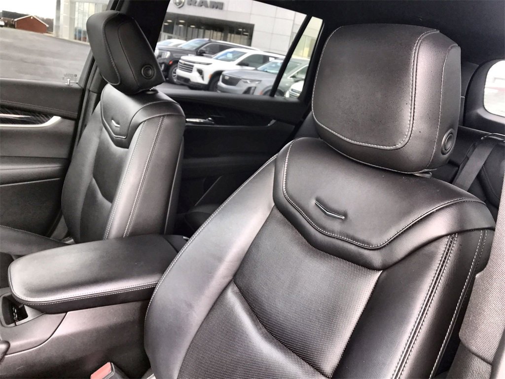 Used 2023 Cadillac XT6 Premium Luxury image 11