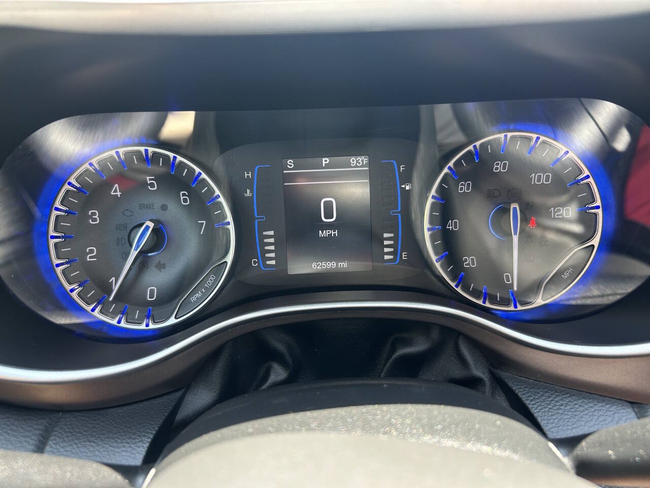 Used 2017 Chrysler Pacifica Touring-L FWD image 14