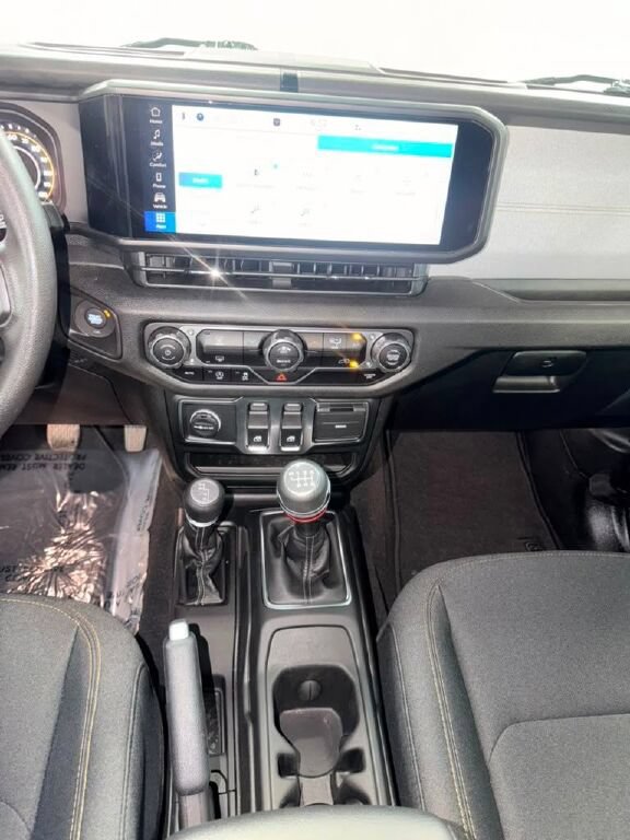 Used 2025 Jeep Wrangler Sport AWD/4WD image 29