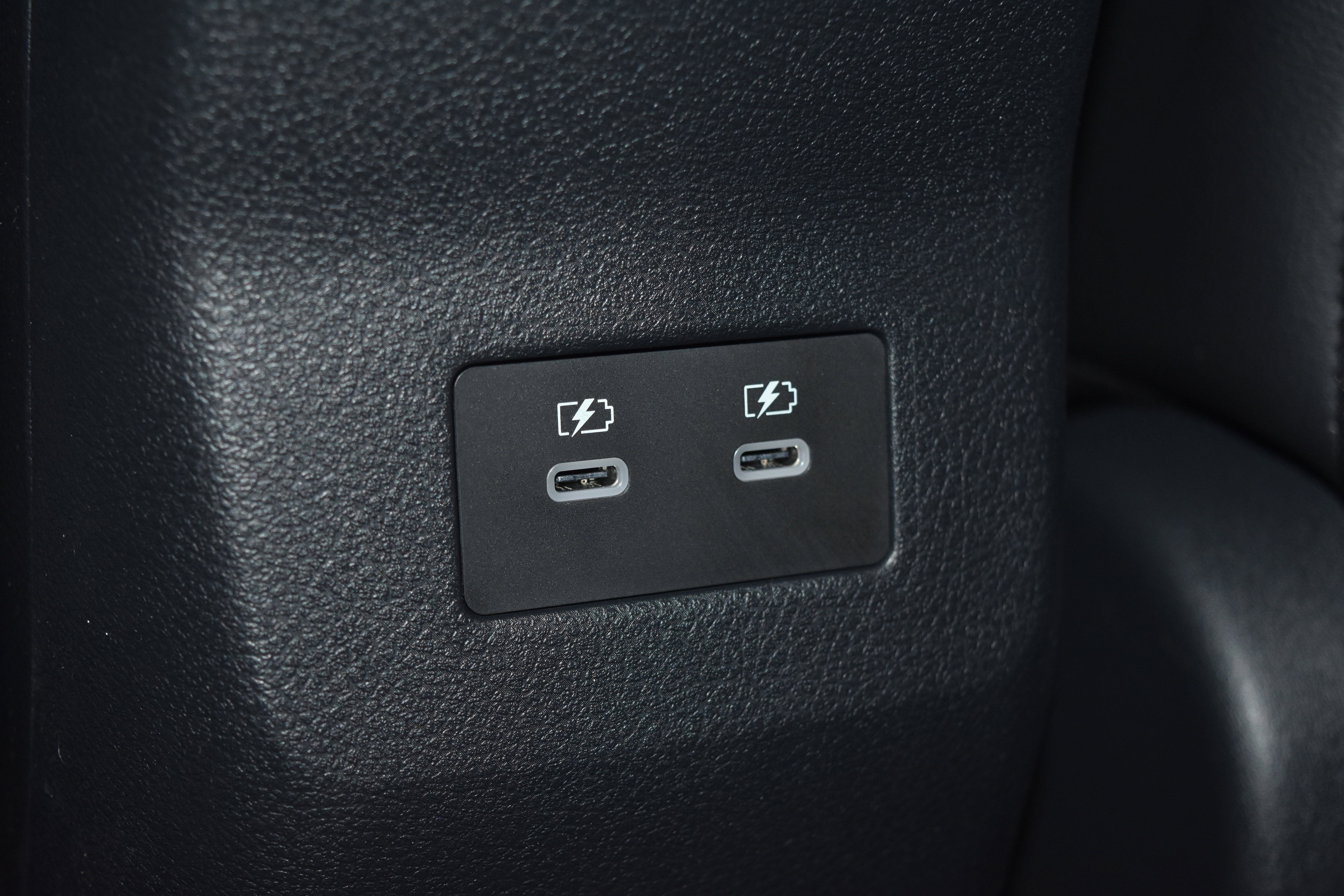 New 2026 Nissan Kicks SR w/ Cold Weather Package image 18
