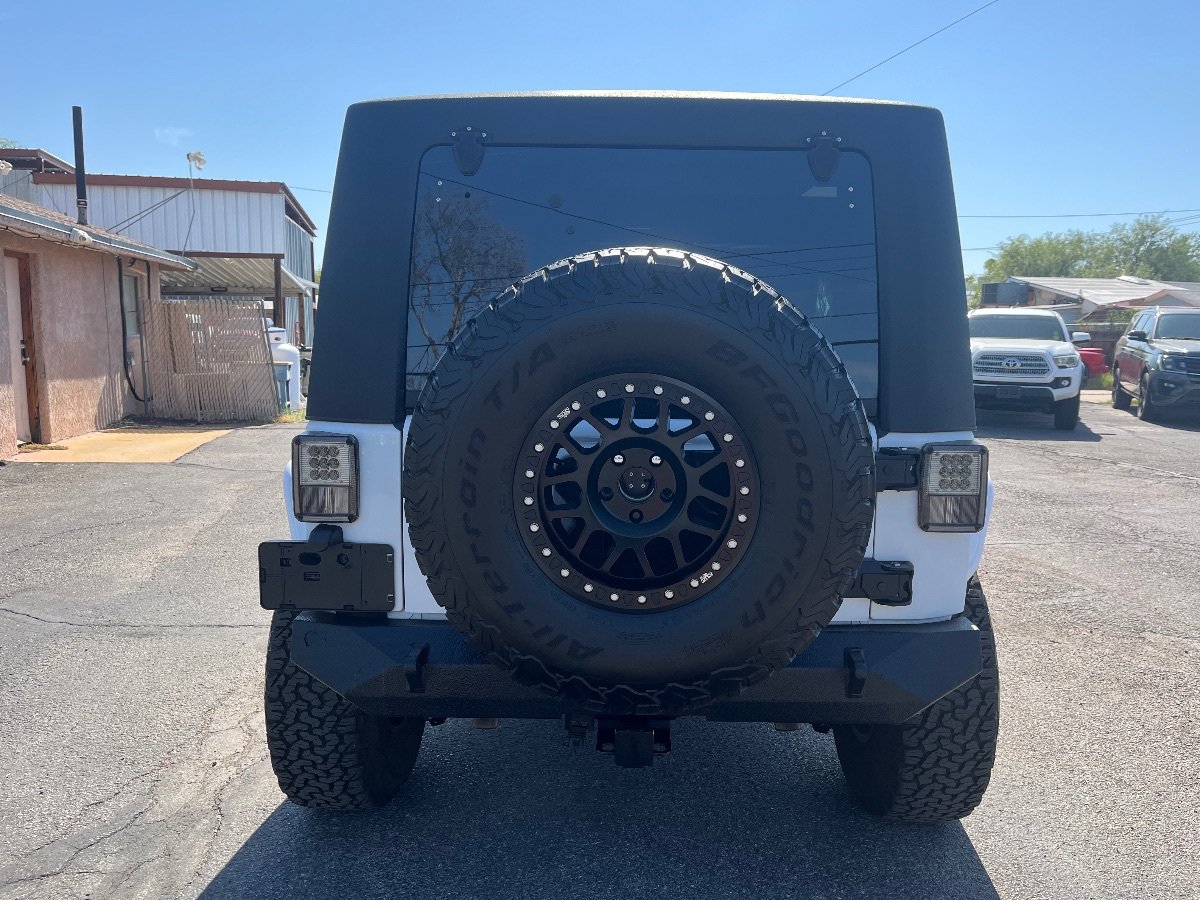 Used 2018 Jeep Wrangler Unlimited Rubicon w/ Connectivity Group AWD/4WD image 6