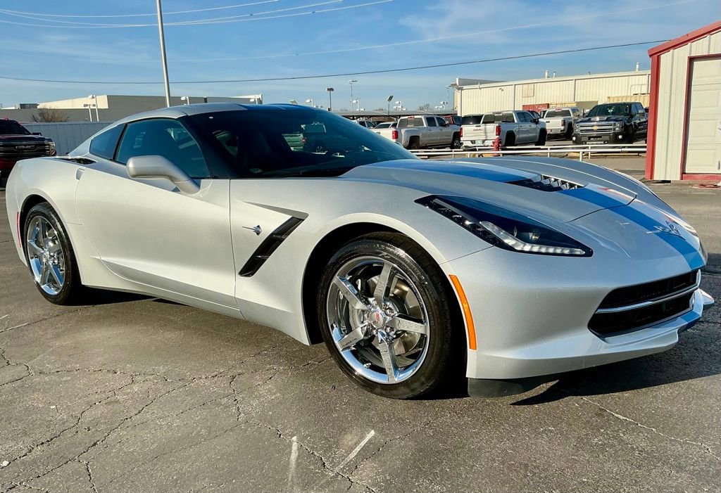Used 2014 Chevrolet Corvette Base w/ 3LT Preferred Equipment Group image 8