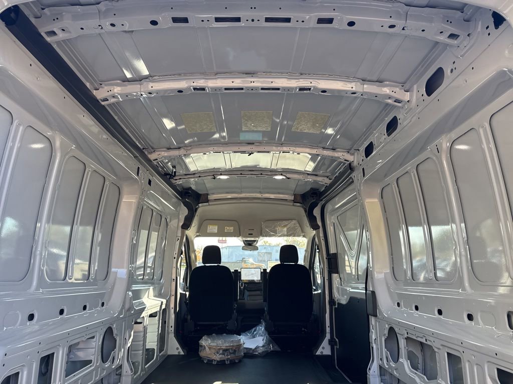 New 2026 Ford Transit 250 148 Medium Roof w/ Exterior Upgrade Package RWD image 10