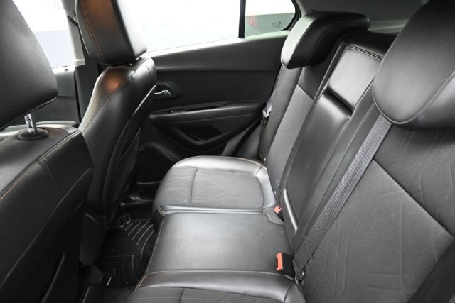 Used 2017 Chevrolet Trax LT w/ LT Convenience Package FWD image 23