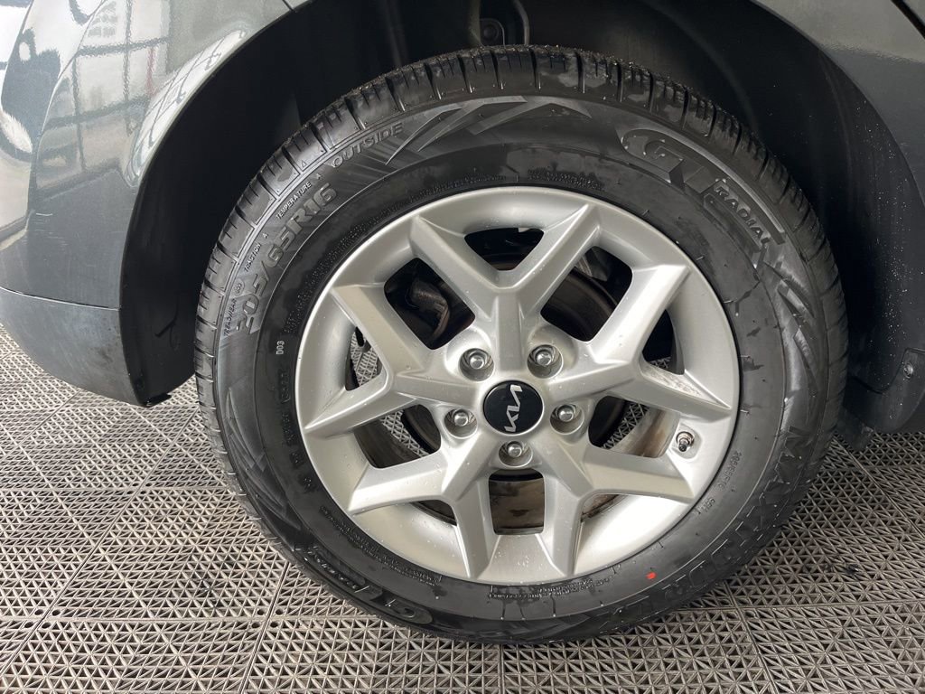 Used 2023 Kia Soul LX w/ LX Technology Package FWD image 28