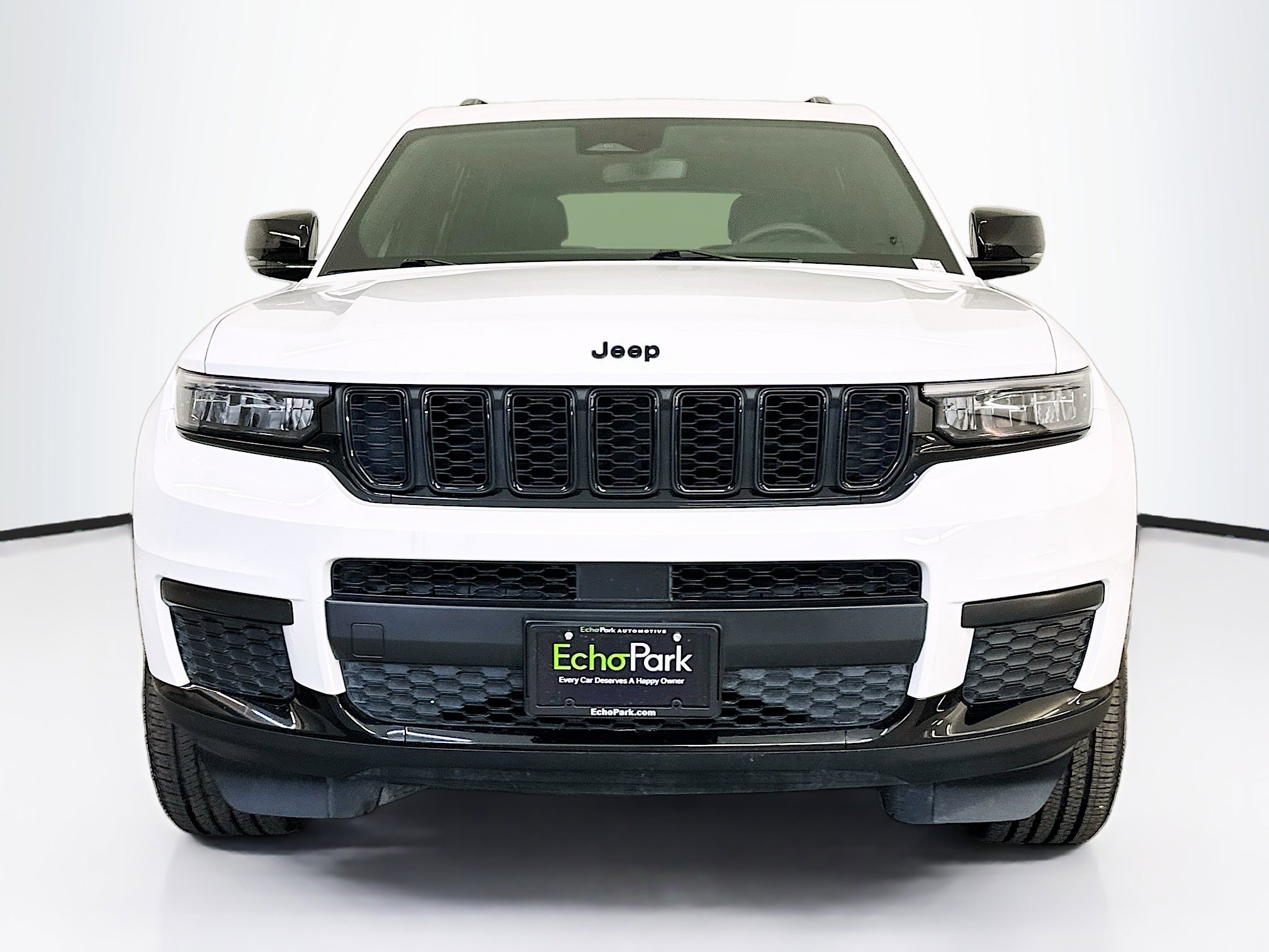 Used 2023 Jeep Grand Cherokee L Laredo image 2