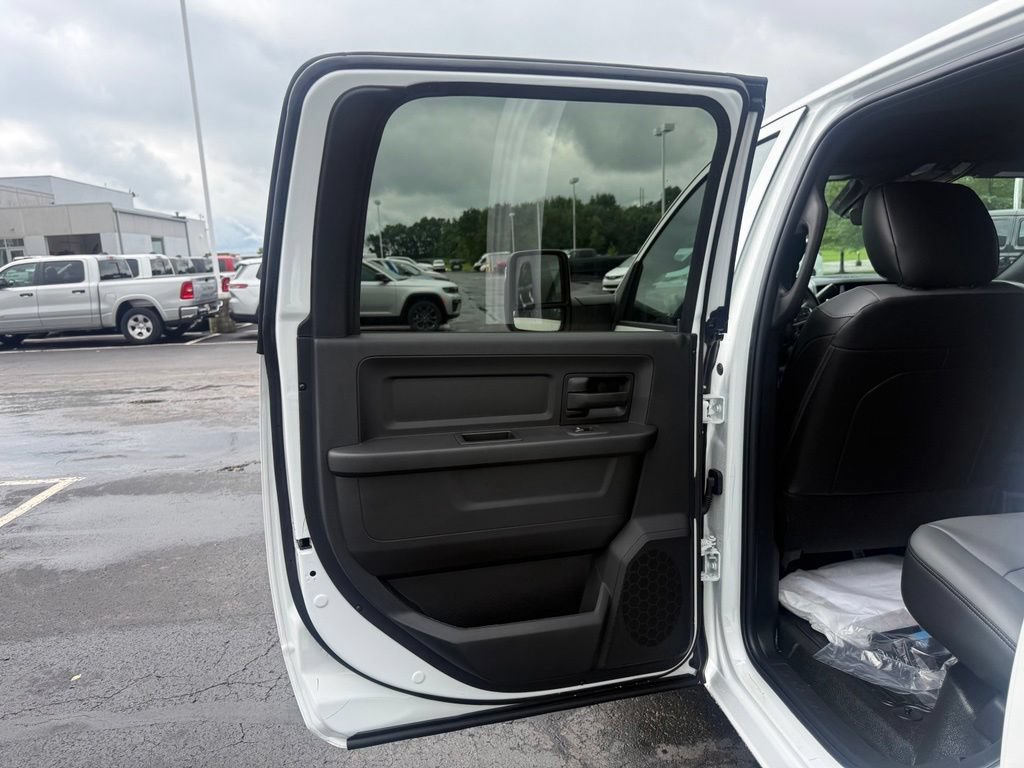 New 2026 RAM 5500 Tradesman w/ Chrome Appearance Group AWD/4WD image 37
