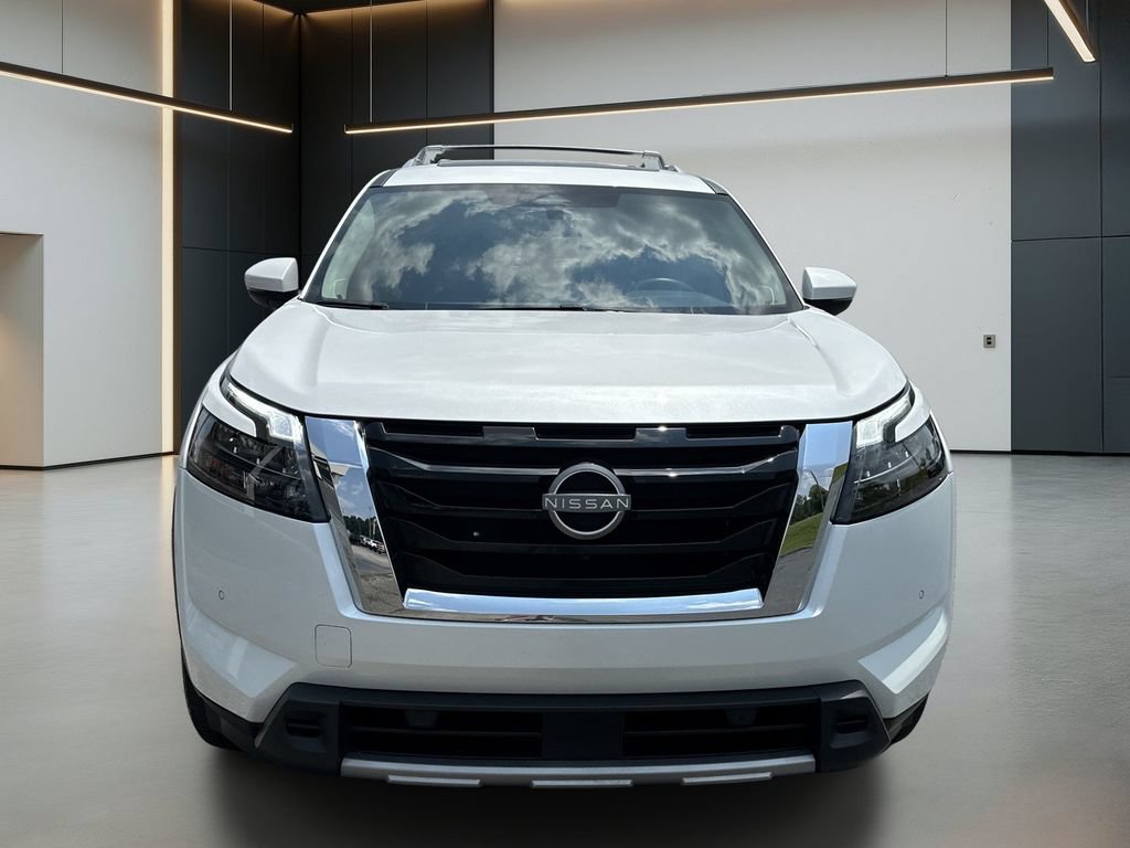 Used 2025 Nissan Pathfinder SL w/ SL Premium Package FWD image 9
