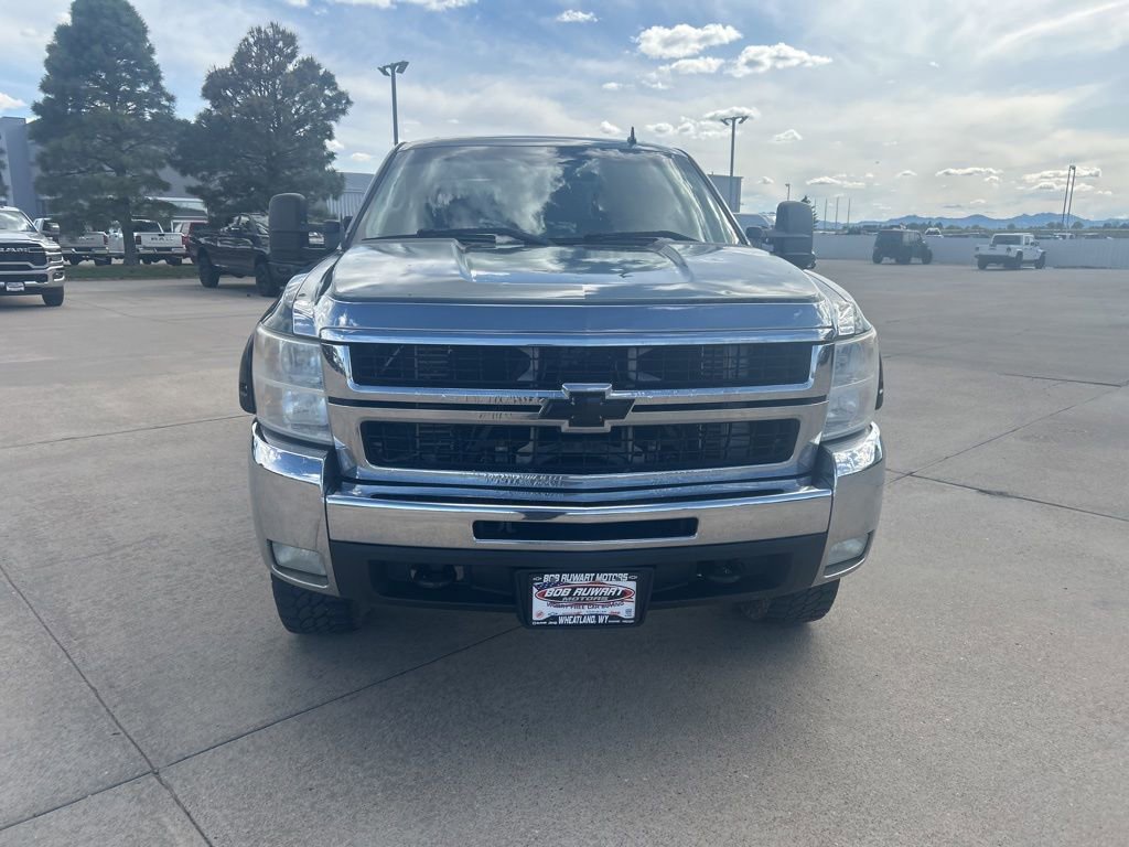 Used 2010 Chevrolet Silverado 2500 LT w/ Interior Plus Package AWD/4WD image 9