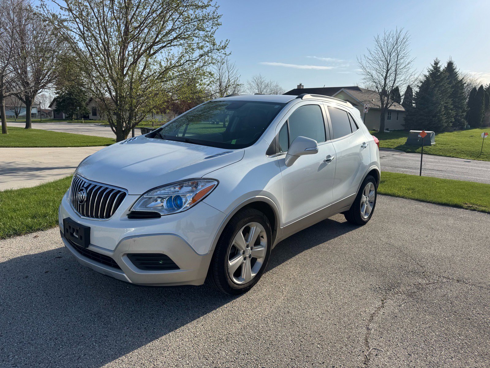 Used 2015 Buick Encore FWD image 1