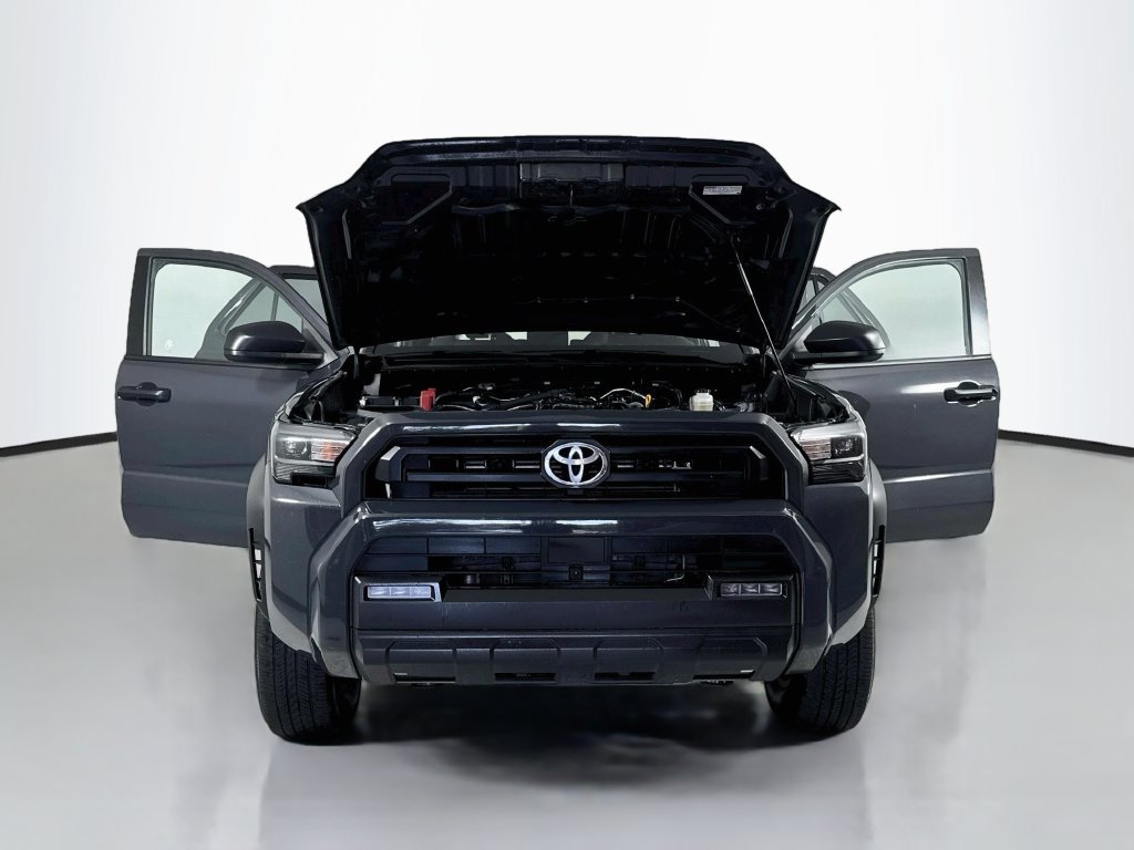 Used 2025 Toyota 4Runner SR5 AWD/4WD image 18