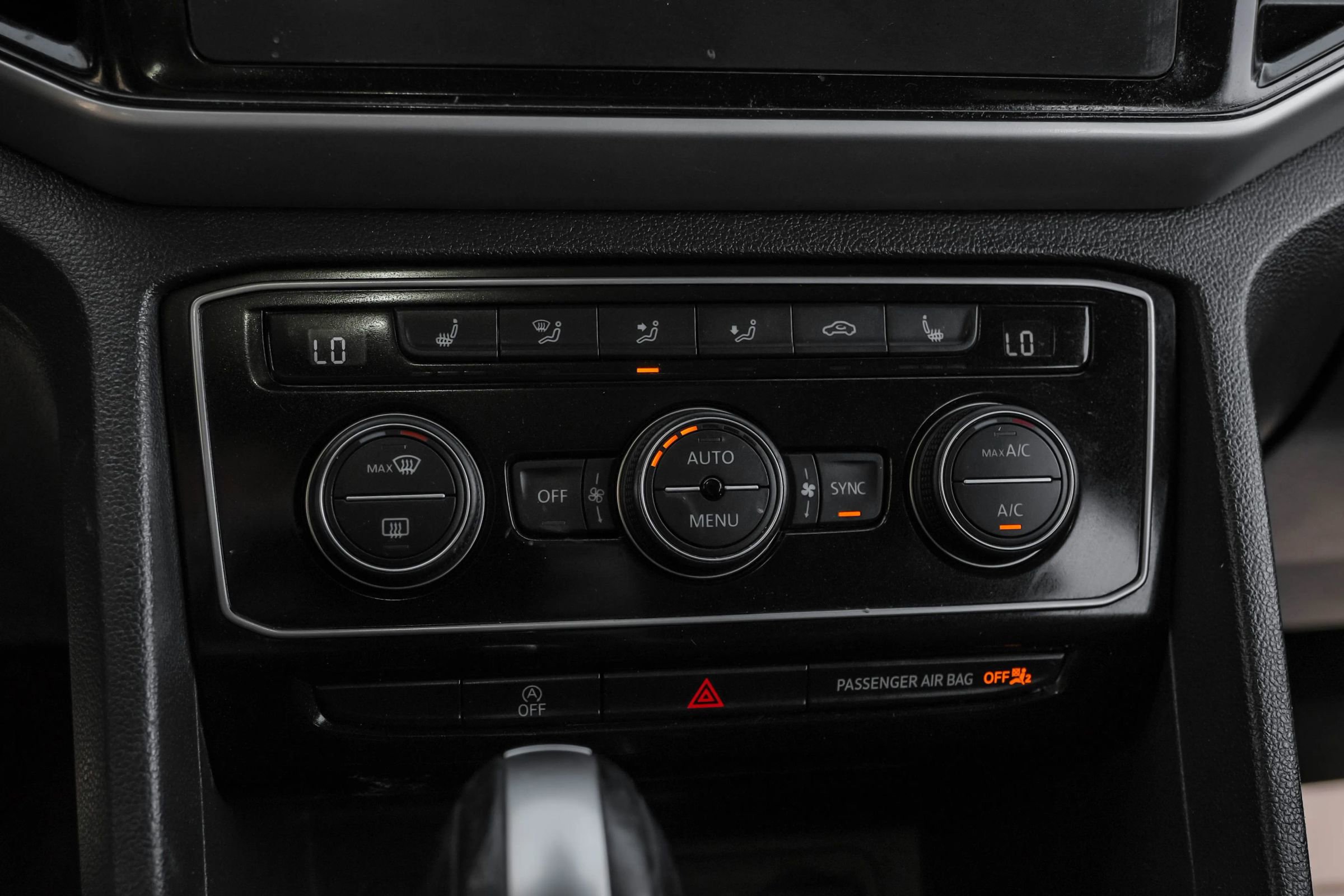 Used 2022 Volkswagen Atlas Cross Sport SE w/ Panoramic Sunroof Package image 27