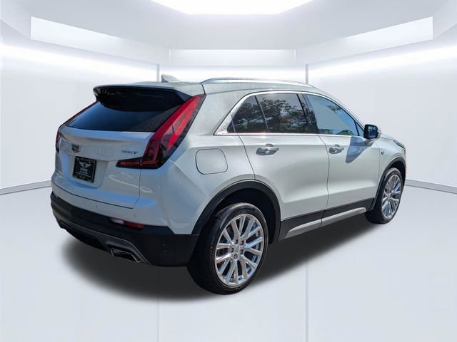 Used 2022 Cadillac XT4 Premium Luxury w/ Technology Package AWD/4WD image 4