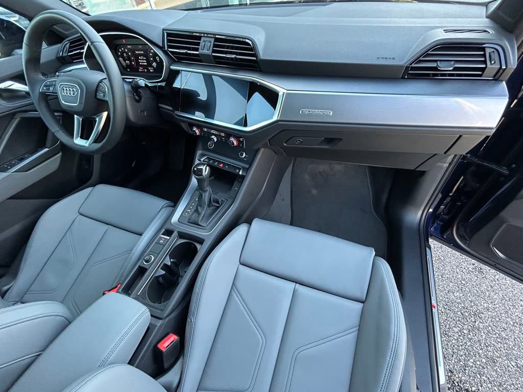 New 2025 Audi Q3 2.0T Premium image 37